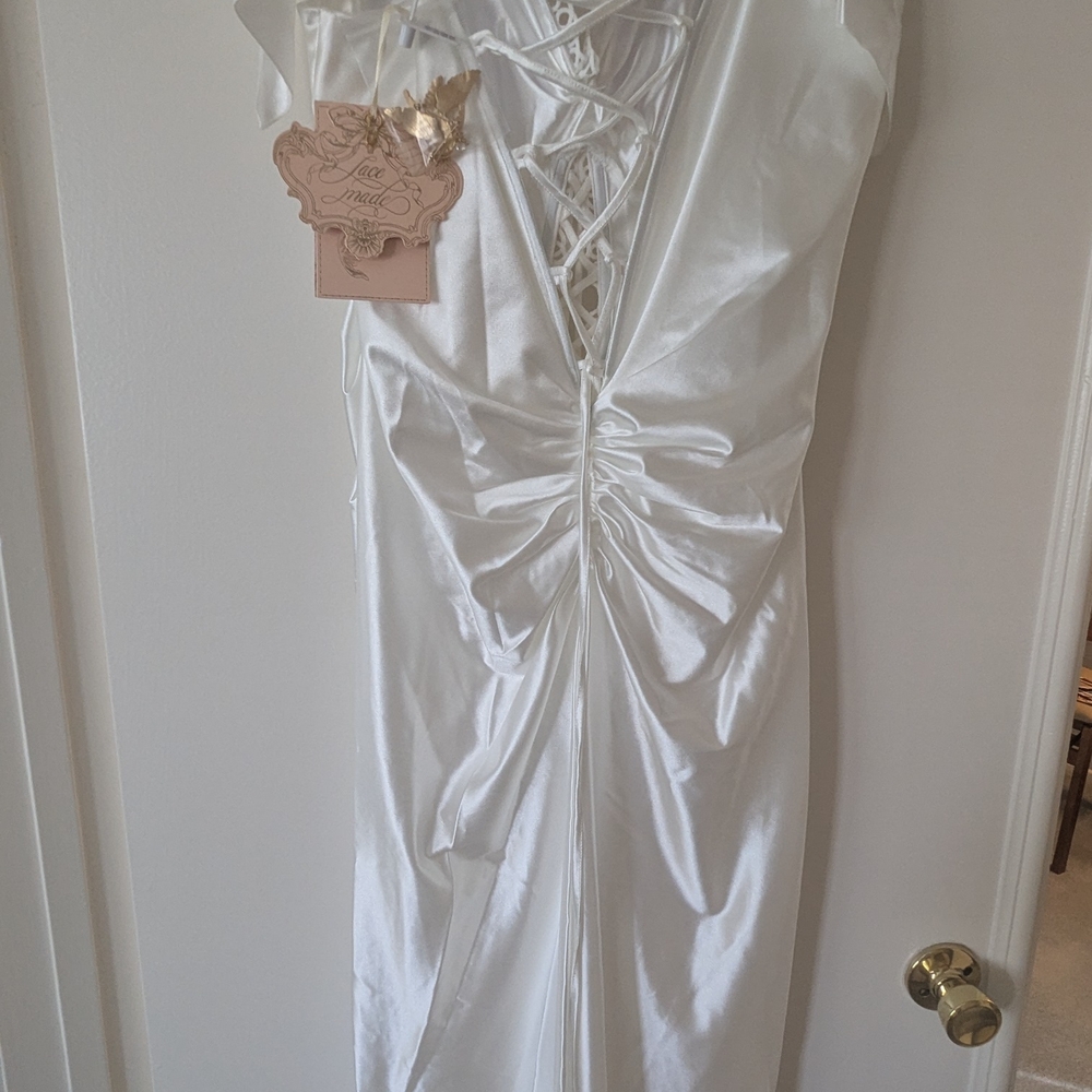 Elegant White Satin Lace-Up Gown - Women's Plus Size - Picture 3 of 5